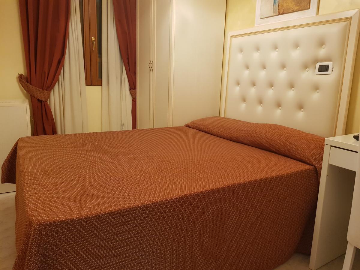 רומא Hotel Il Villino מראה חיצוני תמונה